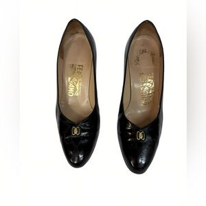 Vintage Salvatore Ferragamo Saks Fifth Avenue Navy Heels Size 6.5